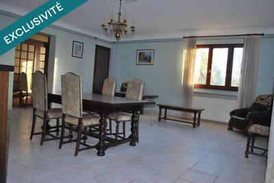 Maison - 233 m² - 9 pièces