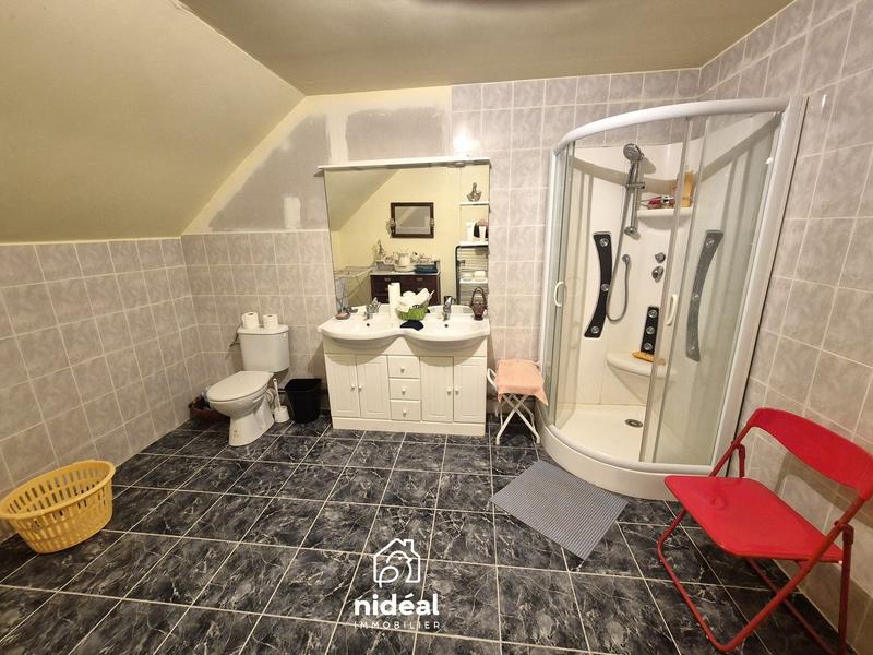 Maison - 228 m² - 9 pièces