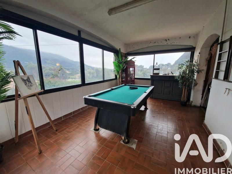 Maison - 300 m² - 9 pièces