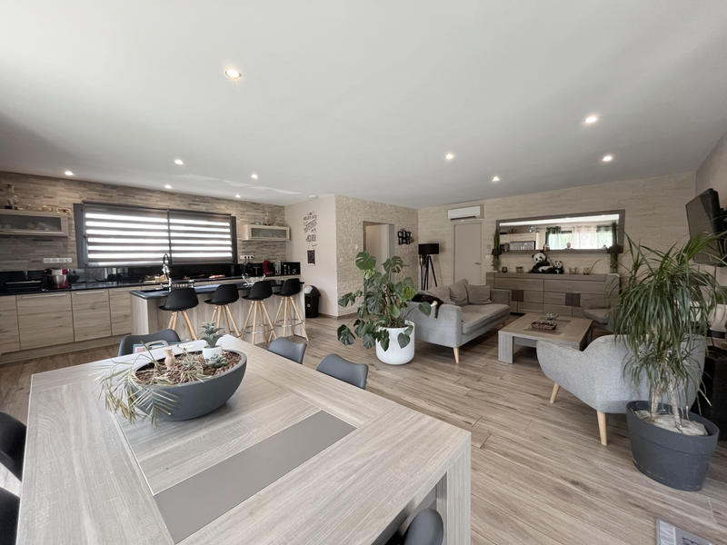 Villa - 121 m² - 5 pièces