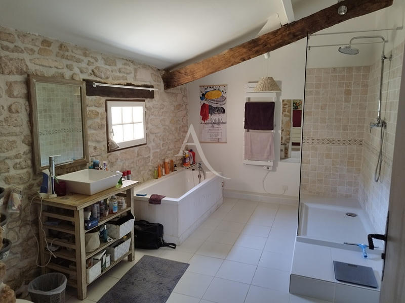 Maison - 247 m² - 5 pièces