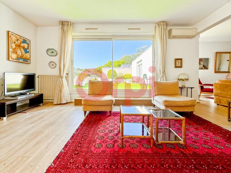 Appartement - 120 m² - 6 pièces