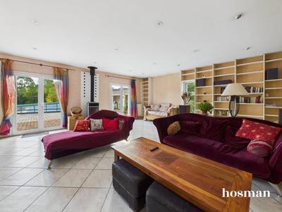 Maison - 210 m² - 5 pièces