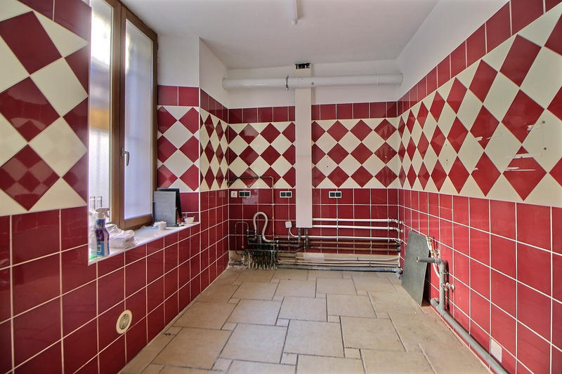 Maison - 277 m² - 14 pièces