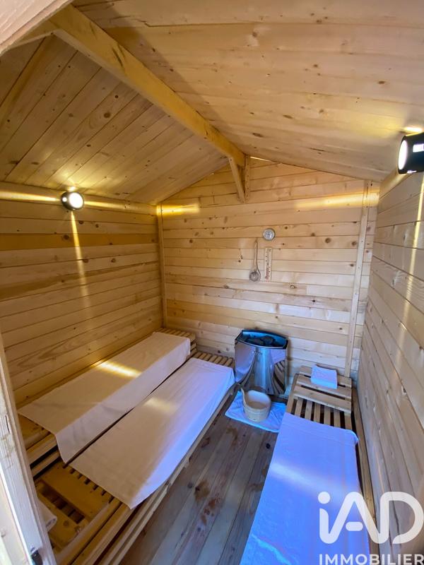 Maison - 374 m² - 17 pièces