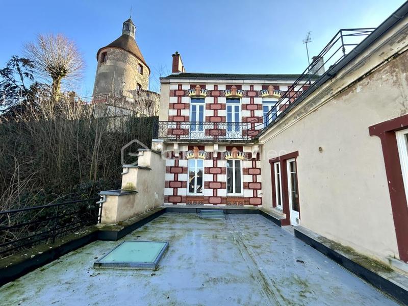 Maison - 185 m² - 7 pièces