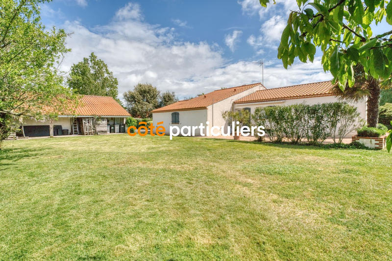 Maison - 220 m² - 8 pièces