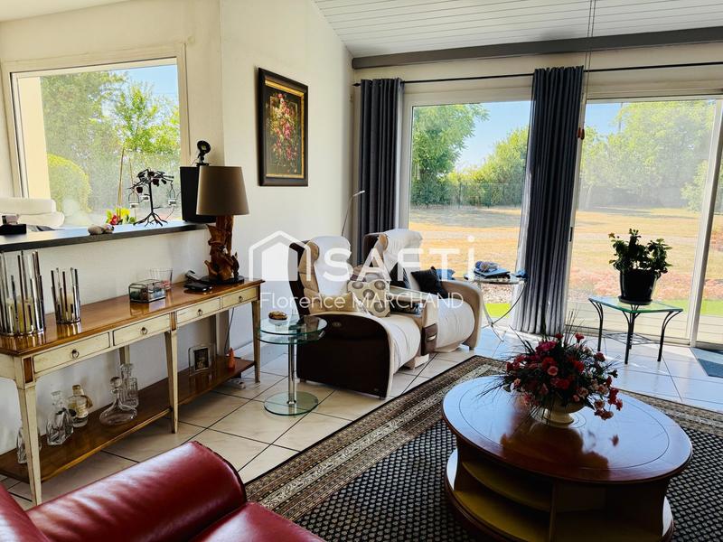 Maison - 402 m² - 9 pièces