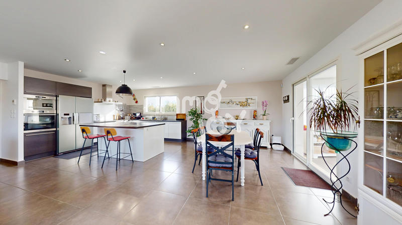 Maison - 170 m² - 7 pièces