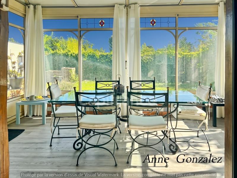 Maison - 221 m² - 7 pièces