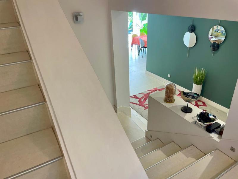 Maison d'architecte - 300 m² - 6 pièces