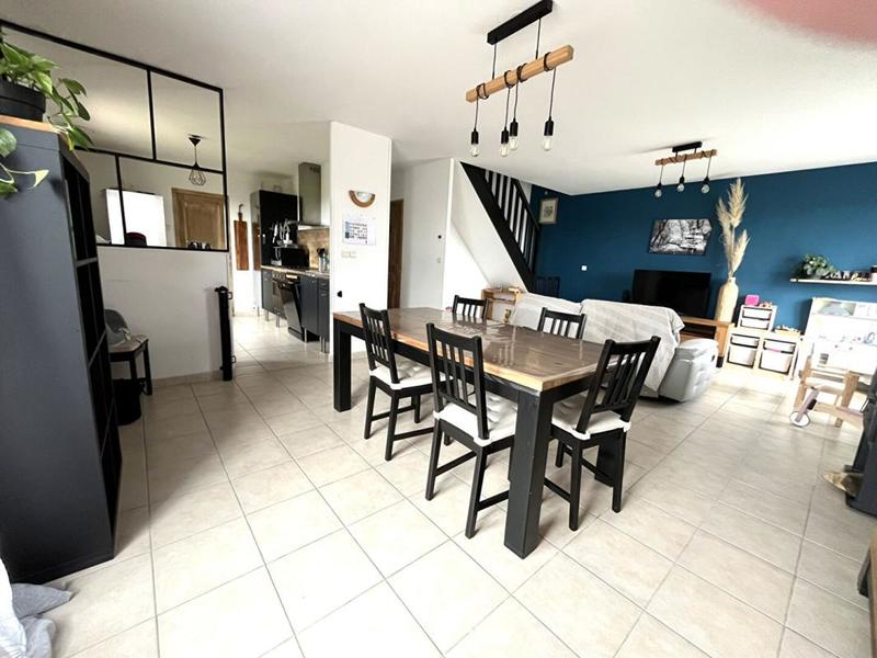 Maison - 101 m² - 5 pièces