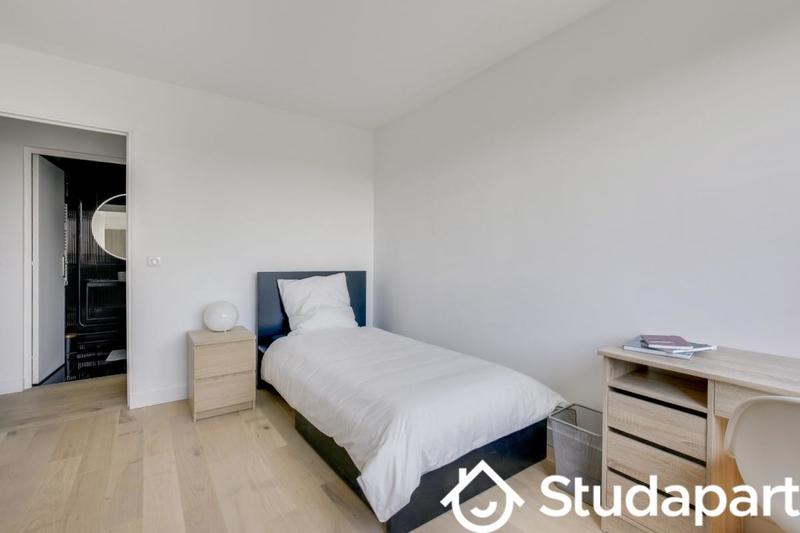 Chambre - 10 m² - 1 pièce