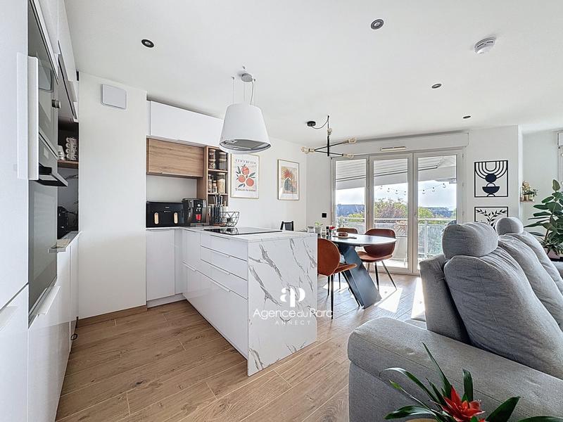 Appartement - 72 m² - 4 pièces