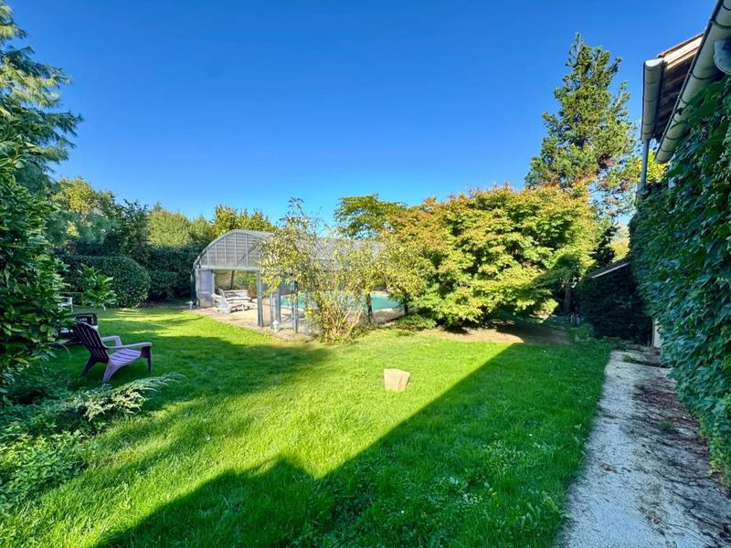 Maison - 281 m² - 9 pièces