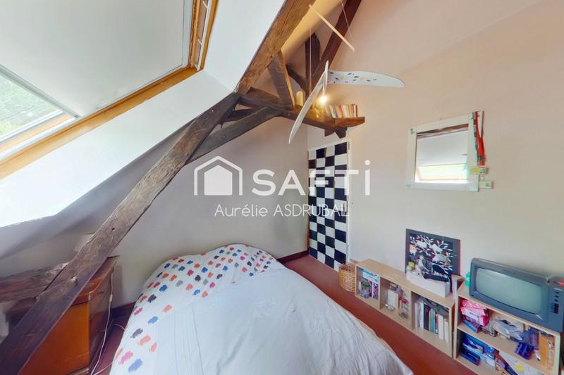 Maison - 230 m² - 10 pièces