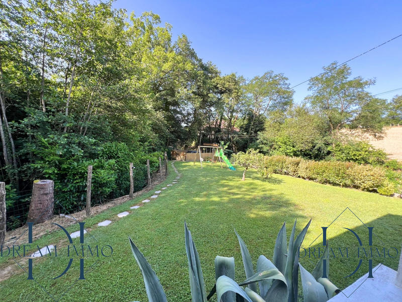 Maison - 207 m² - 7 pièces