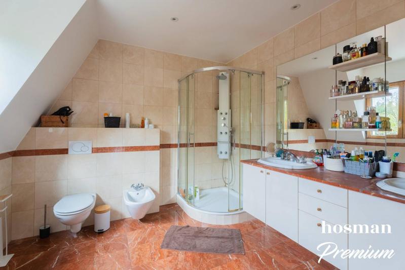 Maison - 178 m² - 7 pièces