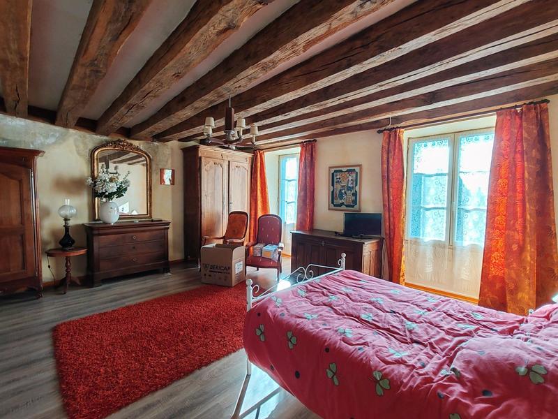 Maison - 210 m² - 7 pièces