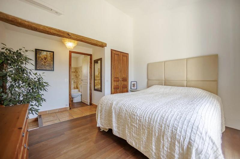 Villa - 196 m² - 6 pièces