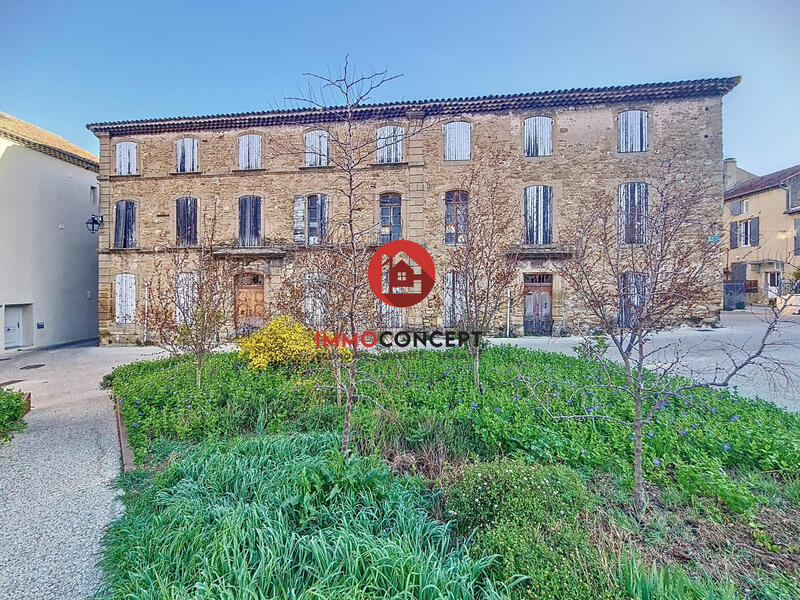 Maison - 450 m² - 18 pièces