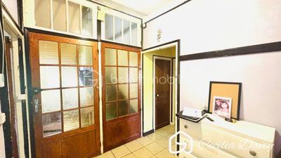 Demeure - 250 m² - 9 pièces