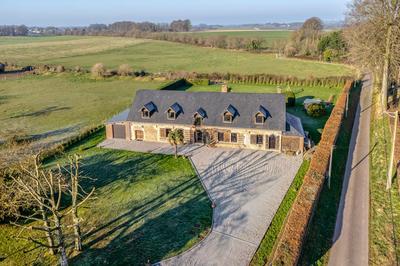 Maison - 281 m² - 12 pièces