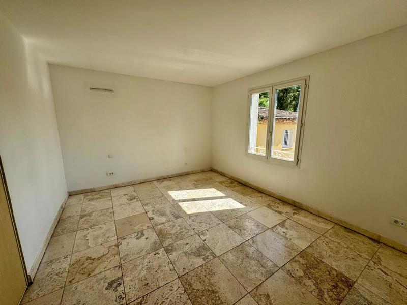 Maison - 205 m² - 5 pièces