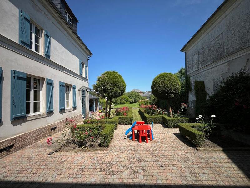 Maison - 200 m² - 7 pièces