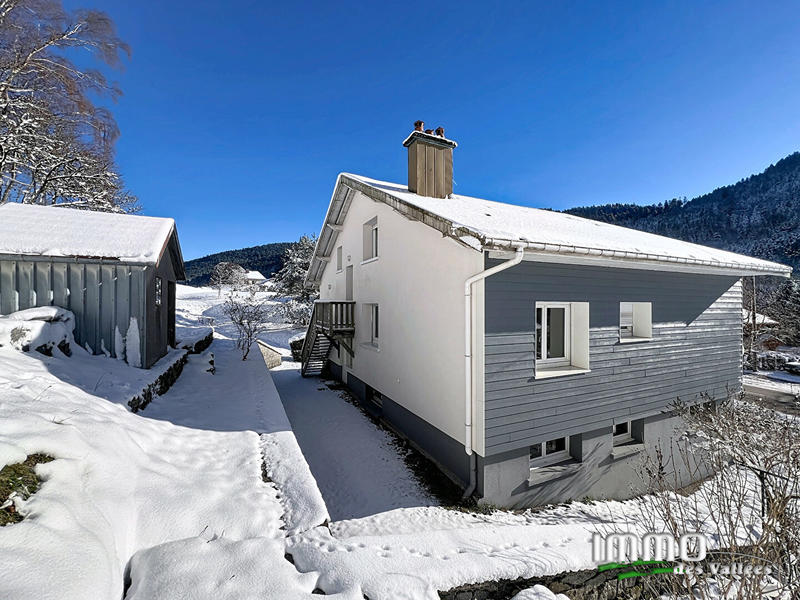 Maison - 181 m² - 7 pièces