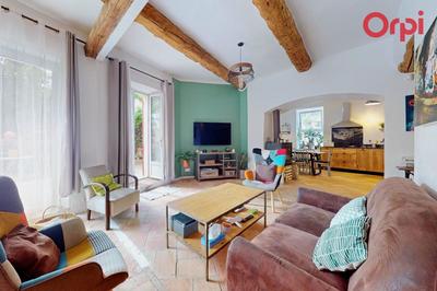 Maison - 245 m² - 6 pièces