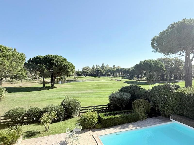 Maison - 225 m² - 6 pièces