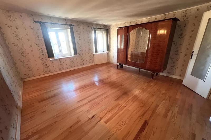 Maison - 180 m² - 8 pièces
