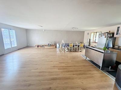 Maison - 122 m² - 5 pièces