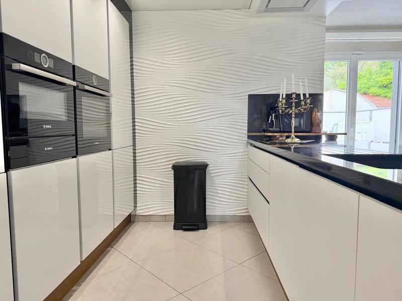 Maison - 145 m² - 6 pièces