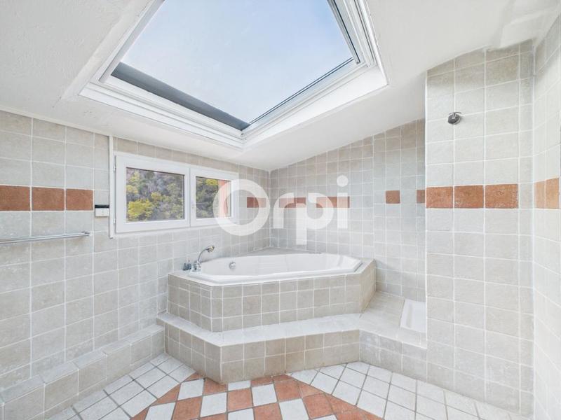 Villa - 172 m² - 6 pièces