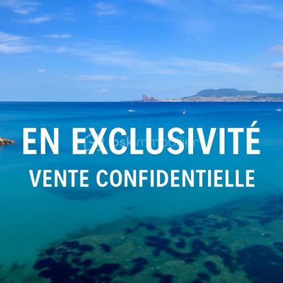 Maison - 223 m² - 8 pièces