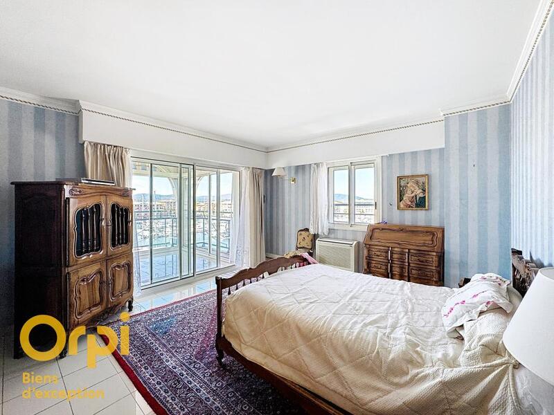 Appartement - 261 m² - 7 pièces