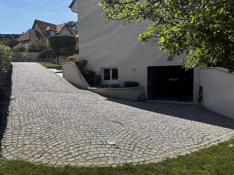 Maison - 200 m² - 6 pièces