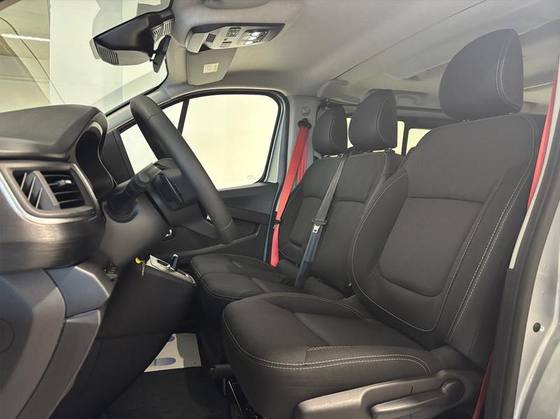 Renault Trafic III (2) Combi L2 2.0 Dci 150 9pl Bva9 Red