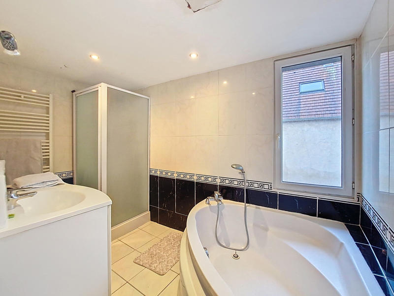 Immeuble - 280 m² - 7 pièces