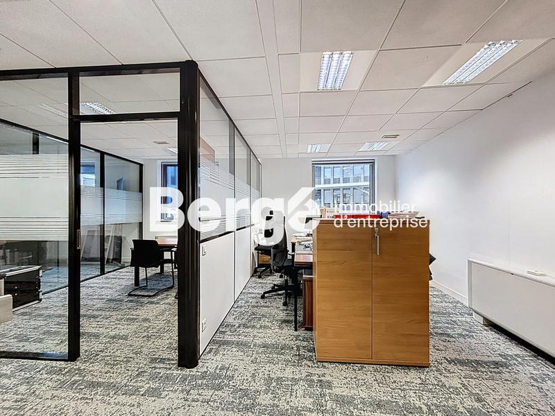 Bureau - 251 m²