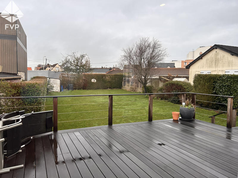 Maison - 96 m² - 6 pièces