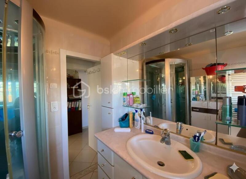 Maison - 100 m² - 5 pièces