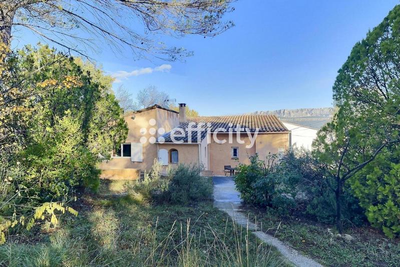 Maison - 285 m² - 10 pièces