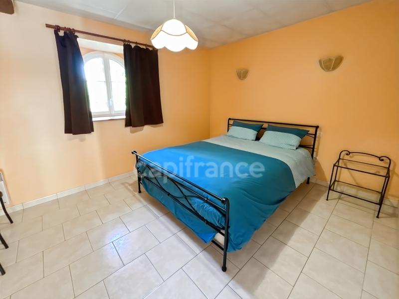 Propriété - 360 m² - 10 pièces