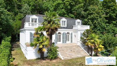 Maison - 221 m² - 9 pièces