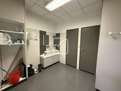 Local commercial - 658 m² - 8 pièces