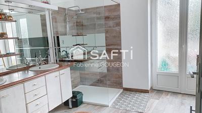 Maison - 205 m² - 7 pièces