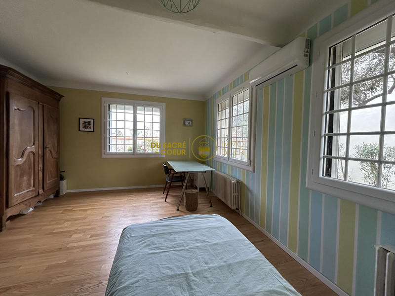 Maison - 213 m² - 6 pièces